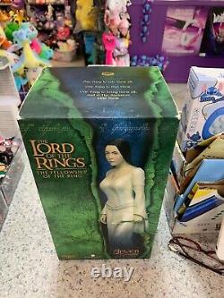 2002 Lord of The Rings Arwen Evenstar Sideshow Weta Statue withBox Hand damage