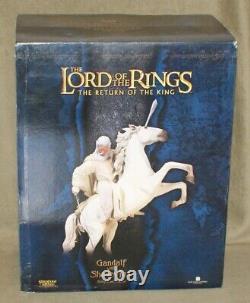 2004 Gandalf on Shadowfax Lord of the Rings Sideshow 564/8500 Statue with Box