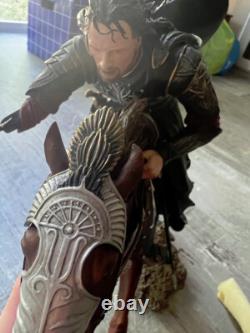 Aragorn at the Black Gates Lord of the Rings Polystone Statue Sideshow Weta IOB