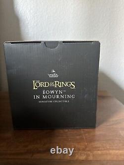 LORD OF THE RINGS Eowyn in Mourning Mini Polystone Statue Weta