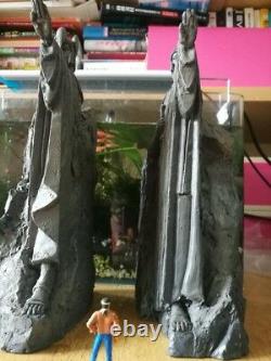Lord Of The Rings Gates of Gondor Argonath 5 Figure Statue Resin Hobbit Bookend