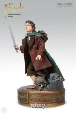 Lord of the ring Frodo Baggins Premium Format Sideshow Statue. Hobbit