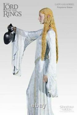 Lord of the ring Lady Galadriel Sideshow Statue. Hobbit