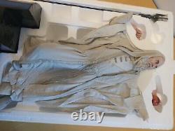 Lord of the rings Saruman Premium Format Sideshow statue. NIB Hobbit