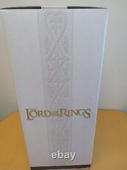 Lord of the rings Saruman Premium Format Sideshow statue. NIB Hobbit