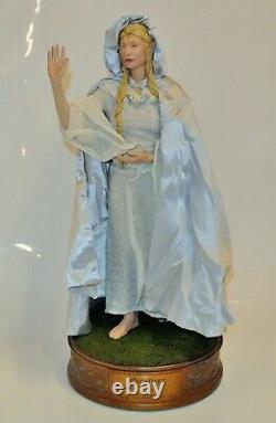 Sideshow 1/4 Lord Of The Rings LOTR 1/4 Galadriel Premium Format Figure Statue