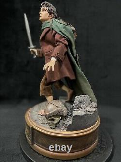 Sideshow LOTR Lord Rings'FRODO BAGGINS' Premium Format Statue! #0172 / 1000