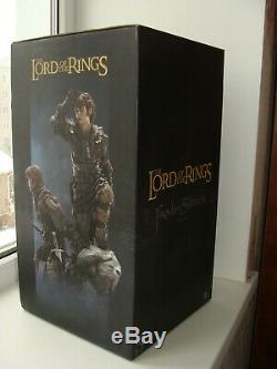Sideshow Lord Of The Rings Frodo & Samwise Statue