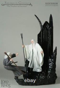 Sideshow The Treachery of Saruman vs Gandalf Dioramas Lord of the Rings statue