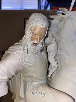 Sideshow Weta LOTR Lord of the Rings Gandalf on Shadowfax Statue