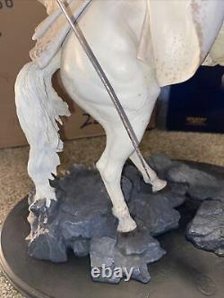 Sideshow Weta LOTR Lord of the Rings Gandalf on Shadowfax Statue