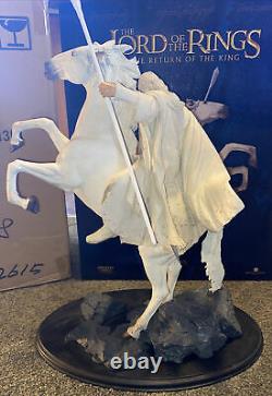 Sideshow Weta LOTR Lord of the Rings Gandalf on Shadowfax Statue