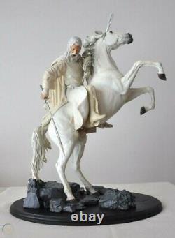 Sideshow Weta Lord Of The Rings Gandalf With Shadowfax Statue 1633/8500