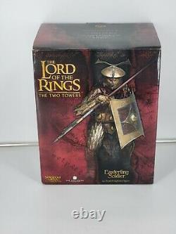Sideshow Weta Lord Of The Rings Two Towers Easterling Soldier 1/6 Scale Statue