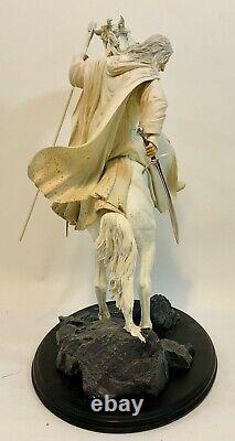 Sideshow Weta Lord of the Rings Gandalf on Shadowfax Statue Exclusive