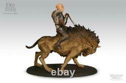 Sideshow Weta Lord of the Rings Gothmog on Warg Statue (New in Box)