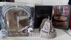 The Lord Of The Rings The Return Of The King Collector's DVD Gift Set Statue
