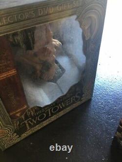 The Lord Of The Rings The Two Towers Collector's DVD Gift Set Statue