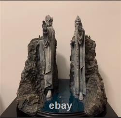 The Lord of the Rings The Argonath Gates of Gondor Movie Scene Statue New Stock