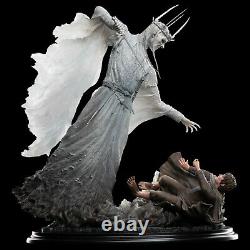 The Witch-king & Frodo At Weathertop Lord Of The Rings Weta Statue Pre-order