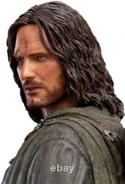 WETA Lord of the Rings Aragorn Hunter of the Plains Polystone 16 Statue NEW