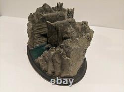 WETA Lord of the Rings'The Argonath' environment statue