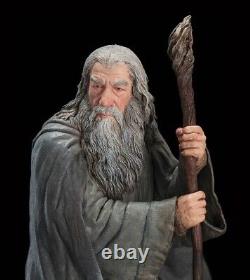 WETA The Hobbit Gandalf the Grey with Staff 16 Scale Statue Lord of the Rings NEW