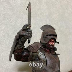 WETA Uruk Hai Swordsman Statue Lord of the Rings Hobbit Serial No. 1369/1500 RARE