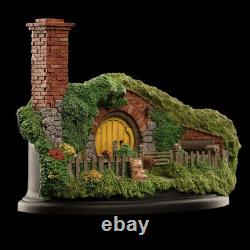 Weta 16 HILL LANE Hobbit Hole The Hobbit The Lord of the Rings Statue Display