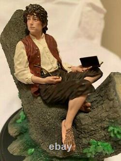 Weta Frodo Baggins In Tree Miniature Statue Lord of the Rings Collectible