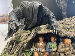 Weta Lord Of The Rings Masters Collection Escape Off The Road