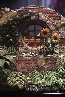Weta Lord of the Rings Hobbit Hole Bilbo in Bag End 1/6 Resin Statue Figurine