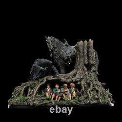 Weta Lord of the Rings Masters Collection Escape off the Road 16 Statue Figure