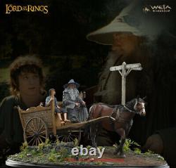 Weta SDCC 1/6 The Lord of the Rings Gandalf & Frodo & Carriage Statue INSTOCK